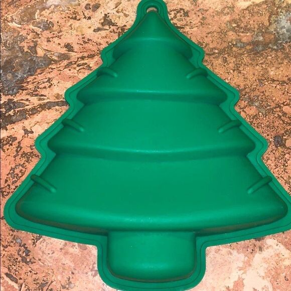 Christmas Tree Silicone Baking Molds -Green - Picture 2 of 5